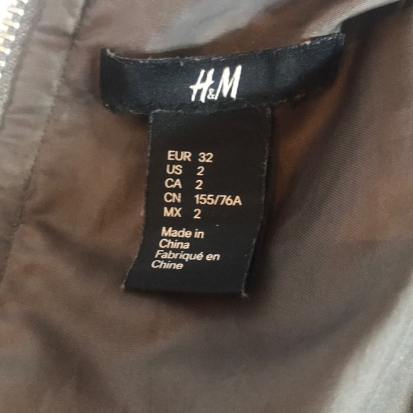 “H&M” Floral Fitted Dress. - Picture 11 of 15